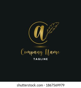 Lujoso dorado inicial una carta con pluma. Escritura, arte, copia del concepto de logotipo de negocios