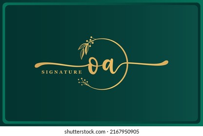 Firma dorada de lujo Diseño del logotipo inicial AO aislado fondo oscuro. Imagen de diseño del logotipo del vector de escritura a mano