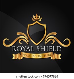 Luxuriöse goldene Vektorschilde mit Kronen, Bändern. Königliches heraldisches Emblem, Symbole, Label, Badge, Vektorgrafik EPS10.