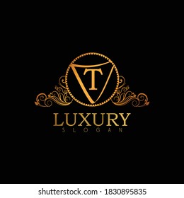 Luxus Logo Design Vorlage für Buchstabe T. Logo Design für Restaurant, Royalty, Boutique, Café, Hotel, Heraldic, Schmuck, Mode. Goldene Kalligrafie-Abzeichen für Buchstabe T.