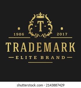 Ilustración vectorial de diseño de logotipo de lujo. Viñetas victorianas adornan formas para el logotipo o diseño de insignias. Buena opción para la moda boutique, el alcohol o la marca de restaurantes.