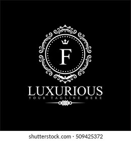 Plantilla de logotipo de lujo en vectores para restaurante, realeza, boutique, cafetería, hotel, heráldico, joyería, moda y otras ilustraciones vectoriales