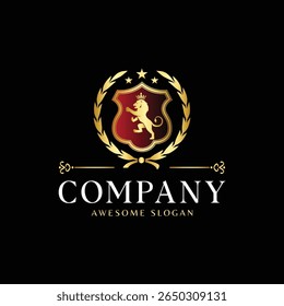 Logotipo Royal Crest de luxo com leão heráldico em escudo dourado e coroa de louro
