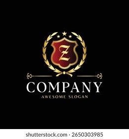 Logotipo Royal Crest de luxo com letra Z em escudo dourado e coroa de louro em fundo preto