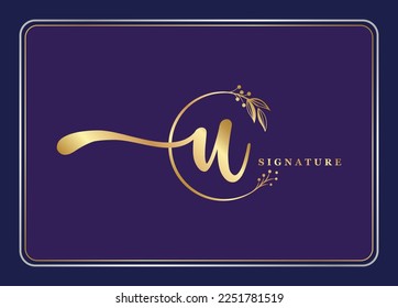 Erstmaliges U-Logo-Design einzeln auf Blatt und Blume 