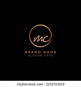 M, C, MC Letra inicial manuscrita y logotipo del vector de la firma. Plantilla de negocio en forma redonda