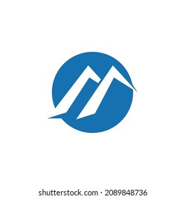 Logo de la montaña de la letra M. Vector de plantilla de negocio de logotipo de icono de alta montaña
