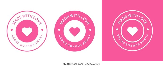 Hecho con etiquetas de amor con un corazón en el fondo. Ilustración del vector
