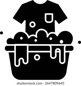 Feito na cena do dia da lavandaria do Reino Unido com camiseta em cesta e sabão suds vetor ícone estilo sólido. Ideal para mostrar limpeza, tarefas domésticas, serviços de lavandaria.