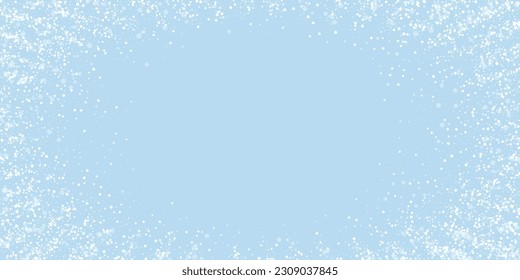 El fondo de navidad de la nieve cae mágicamente. Sutiles copos de nieve volando y estrellas en el fondo azul claro del invierno. Escenario de vacaciones de nieve en caída mágica.   Ilustración vectorial amplia.