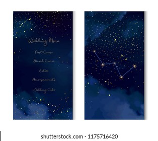 Magia noite céu azul escuro com estrelas cintilantes vetor bandeira vertical. Galáxia Cassiopeia. Fundo de respingo em pó de brilho de ouro. Poeira dourada espalhada. Via Láctea da meia-noite. Cartões mágicos de conto de fadas.