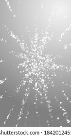 Magische Sterne Weihnachtshintergrund. Subtile fliegende Schneeflocken und Sterne auf grauem Hintergrund. Alive Winter Silber Schneeflocken Overlay Vorlage. Außergewöhnliche vertikale Abbildung.