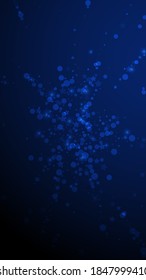 Las estrellas mágicas brillan por su ausencia. Sutiles copos de nieve volando y estrellas en un fondo azul oscuro. Plantilla de superposición de copos de nieve de plata en invierno vivo. Fabulosa ilustración vertical.