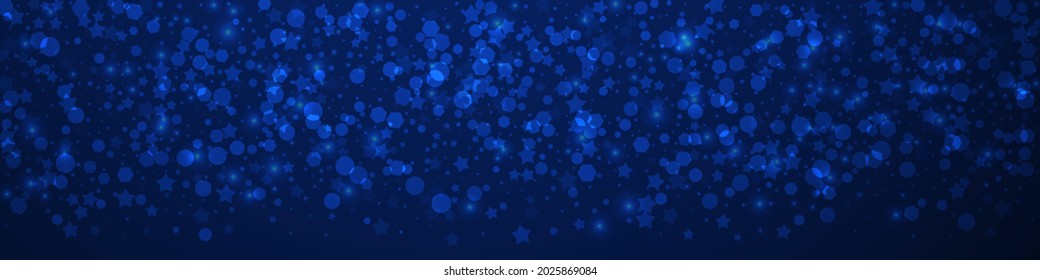 Las estrellas mágicas brillan por su ausencia. Sutiles copos de nieve volando y estrellas en un fondo azul oscuro. Brillante plantilla de overlay de copos de nieve de plata de invierno. Jugosa ilustración panorámica.