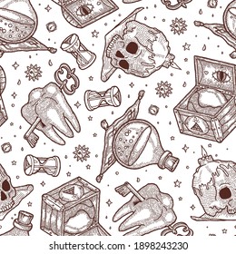 Magische Mystische Nahtlose Muster von Hexenelement. Monochrome Set im Gravierstil für Stoffe, Postkarten, Texturen und Hintergrund. Flasche Giftgift, menschlicher Schädel, Zahn, Schlüssel, hölzerner Brust, Mond