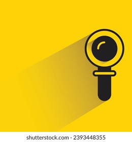 icono de ampliación con sombra sobre fondo amarillo