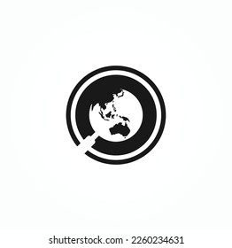 Vidrio de aumento y mapa del mundo vector del logotipo del globo. 