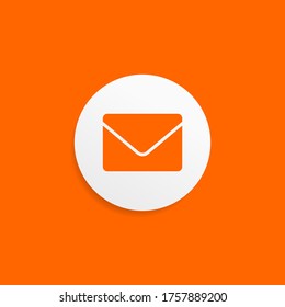 Vector de iconos de correo. Forma de redondeo geométrico naranja en forma de círculo blanco con sombra aislada en fondo naranja. Elemento de plantilla de diseño de icono de vector plano.