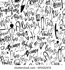 Maquillaje sin fisuras con artículos de belleza y letras a mano libre para su promoción.