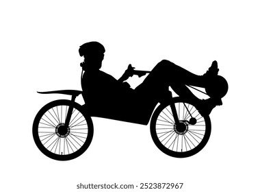 Ciclista masculino deitar-se montando bicicleta vetor silhueta ilustração isolado. Corrida esportiva. Relaxamento da excursão por Giro. Homem anda de bicicleta reclinada deitado. Garoto de bicicleta com capacete. Corrida de motociclista