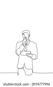 Male Event Presenter Smiling Speaking Into Microphone In Hand Program Of Event - One Line Drawing Vector. Concept Of Announcing Performance In Concert; Announcement Of Victory In Nomination At Awards