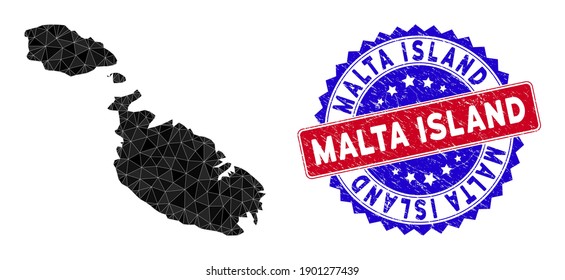 Mapa de malla poligonal de la isla de Malta con triángulos rellenos, e imitación de estampado bicolor texturizado. Mapa de la isla de Malta de mosaico triangular con modelo vectorial de malla, triángulos de diferentes tamaños y posiciones,