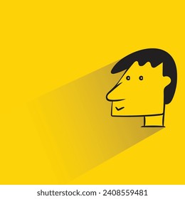 personaje de hombre con sombra sobre fondo amarillo
