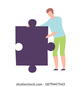 Hombre Conectando Elemento De Rompecabezas Morado, Hombre Sostengo Gran Pieza De Jigsaw Ensamblando Resumen Rompecabezas Dibujo Estilo Vector Ilustración
