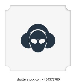 Man dj in headphone.
