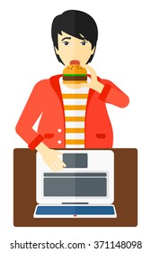 Hombre comiendo hamburguesa. 
