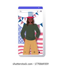 hombre en sombrero festivo celebrando el 4 de julio el concepto del Día de la Independencia de Estados Unidos pantalla de smartphone aplicación móvil ilustración vectorial