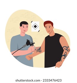 Hombre tatuándose en el brazo en el salón. Los artistas del tatuaje trabajan. Especialistas profesionales con herramientas pintando sobre el cuerpo de los clientes en el salón. Ilustración vectorial plana en estilo de dibujos animados