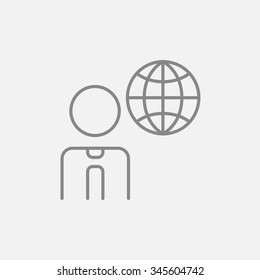 Hombre con icono de la línea del globo para web, móvil e infografía. Icono vector de gris oscuro aislado en fondo gris claro.