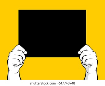 Manos del hombre mostrando el signo de cartón en blanco