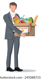 Hombre sosteniendo caja de cartón llena de comida. Artículos necesarios para la donación. Agua, pan, carne, leche, frutas y verduras. Banco de alimentos, caridad, concepto de acción de gracias. Ilustración vectorial plana