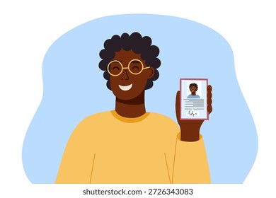 Hombre sosteniendo un documento de identidad y mirando a la cámara aislado en el fondo blanco. Vector Clipart plano. Concepto de identidad, verificación, pasaporte o verificación de identidad y datos personales.