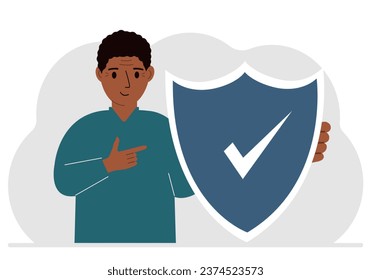 Un hombre sostiene un escudo en su mano, un símbolo de seguro. Vector