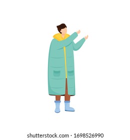 Hombre con capa azul larga de color plano vectorial sin rostro. Hombre vestido para un frío paseo al aire libre. Persona vestida de forma casual. Ilustración de dibujos animados aislados del equipo meteorológico de otoño