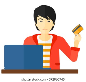 Homem fazendo compras online.