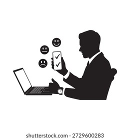 Hombre revisando el Comentarios en el móvil mientras trabaja en una computadora portátil