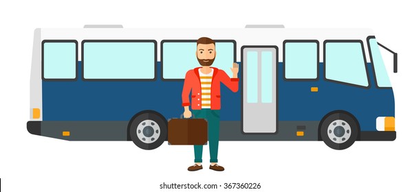 Hombre parado cerca del autobús.