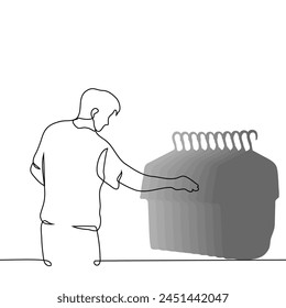 Un hombre de pie frente al mostrador, escogiendo entre camisetas colgadas en perchas - un Vector de arte de línea. Hombre concepto que compra una camiseta en una tienda. Нy hecho Vector no IA
