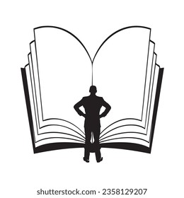 Un hombre parado frente a un libro abierto