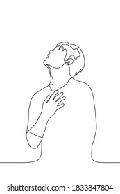 Der Mann steht mit seinem Gesicht, das zum Himmel und seine Hand zur Brust erhoben wird. Einzeilige Zeichnungskonzeption von Beliebtheit, Ermüdung, Überfluss von Gefühlen