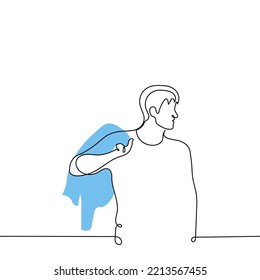 hombre de pie sostiene una chaqueta colgando detrás de su espalda y mira hacia la distancia - un vector de dibujo de una línea