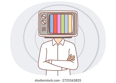 Hombre con TV en lugar de cabezas con los brazos cruzados, demostrando falta de señal causada por pantalla rota. Retro TV en lugar de la cara del hombre que trabaja como anfitrión del espectáculo de la noche en la televisión por cable