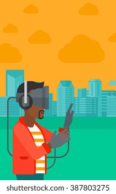 Mann mit einem Headset für virtuelle Realität.