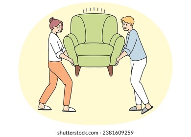 Hombre, la mujer instala un sillón pesado después de mudarse a un apartamento nuevo. Miembros de la familia reorganizan el mobiliario en casa. Esposa, marido cambiando de lugar de sillón. Ilustración colorida de la línea de contorno del vector.