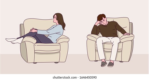 Mann und Frau sitzen in den Stühlen jeder A kalten Beziehung. Der Mann stützt seinen Kopf mit den Händen. Die Frau sitzt mit ihren Beinen auf dem Sofa. handgezeichnete Illustration.