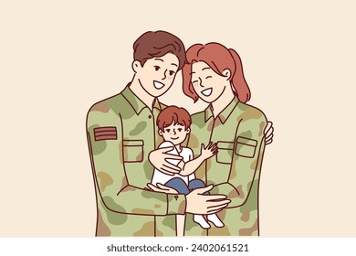 Hombre y mujer con uniforme de soldado están abrazando a un pequeño hijo en armas, por promover profesiones militares y militares. Feliz pareja de soldados se aman y celebran el día de la familia.